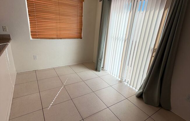 3 beds, 2.5 baths, $1,900