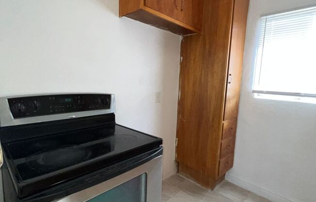 2 beds, 1 bath, $1,100, Unit 530-4