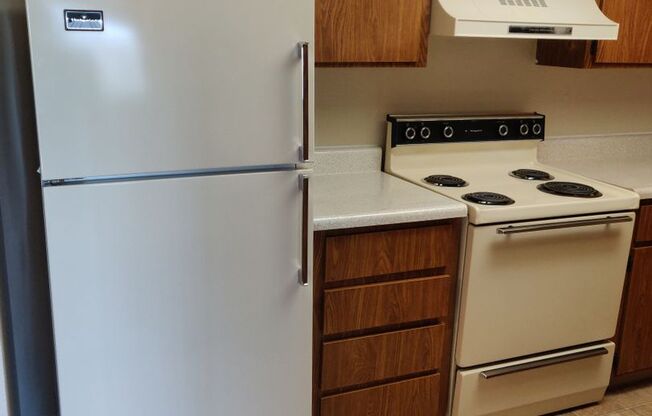 1 bed, 1 bath, 670 sqft, $1,250, Unit 212