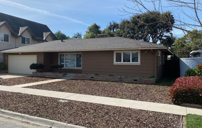 Centrally located three bedroom home in S. Salinas