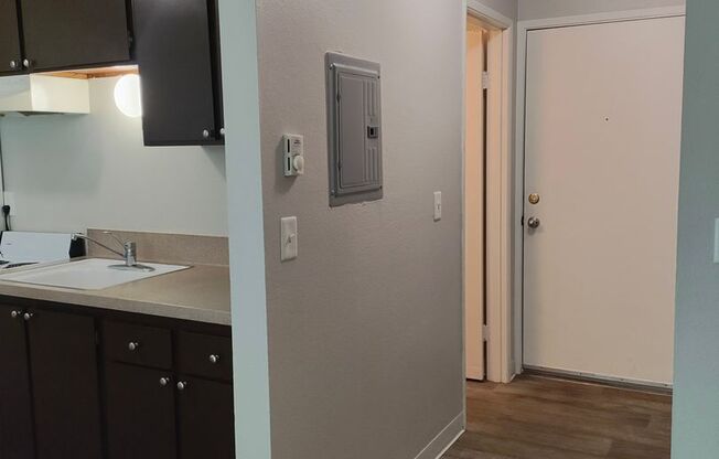 Studio, 1 bath, 355 sqft, $1,040