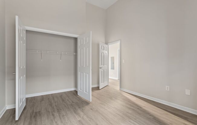 3 beds, 2 baths, 1,450 sqft, $1,660, Unit 215