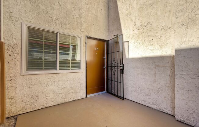 3 beds, 1.5 baths, 1,250 sqft, $2,995