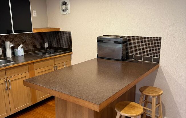 1 bed, 1 bath, $1,595, Unit # #B