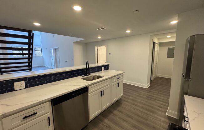 3 beds, 2 baths, 1,292 sqft, $1,840, Unit Unit 301 (Loft)