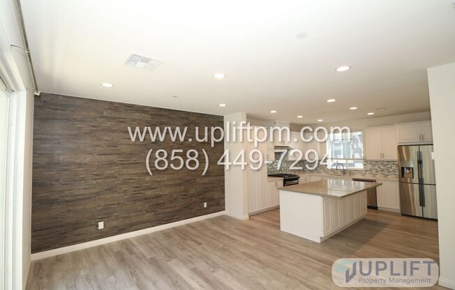 3 Bedroom, 3.5 bathroom Three story Luxury designed townhome in Escondido
