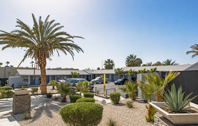 Gorgeous Studio with Private Backyard in the Heart of Downtown Las Vegas! Move In Special $500 Off Move in Fees!