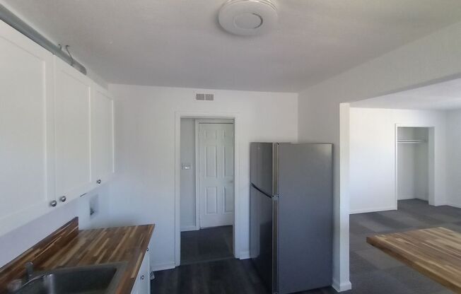 3 beds, 1 bath, 1,100 sqft, $1,295, Unit Unit A