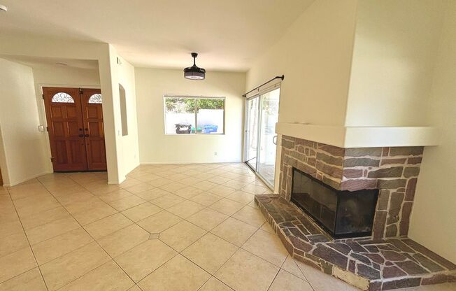 Beautiful 2Bd/2.5Ba Home in Aliso Viejo!