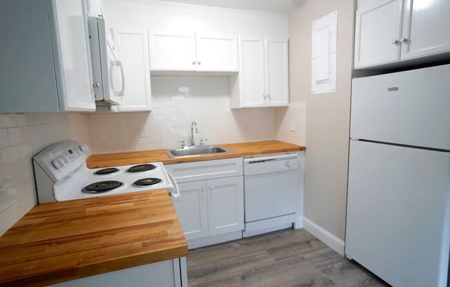 1 bed, 1 bath, 775 sqft, $2,250, Unit 55-4