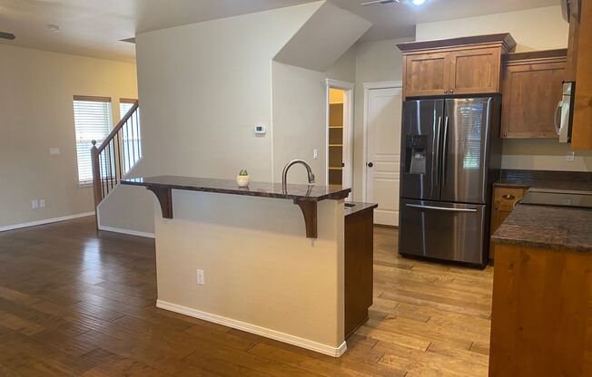 Like-new home, 3bds and 2.5 baths, all the bells and whistles!