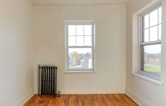 2 beds, 1 bath, 635 sqft, $1,095, Unit 208