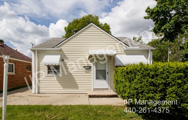 12612 ERWIN AVE