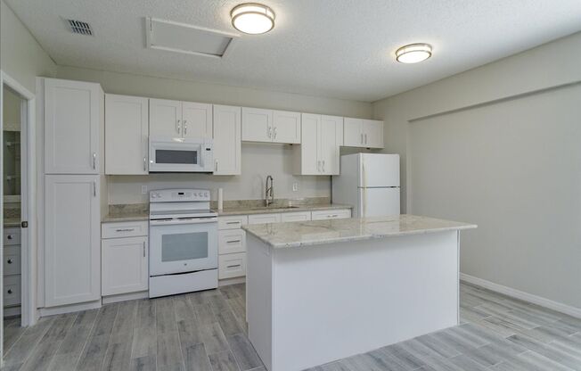 2 beds, 1 bath, $1,547, Unit Unit B