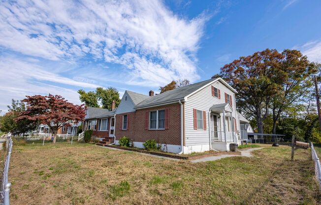 Cozy 4 Bedroom/2 Bathroom Detached Home in Essex, MD!