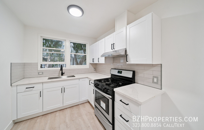 1138 S SHERBOURNE DR