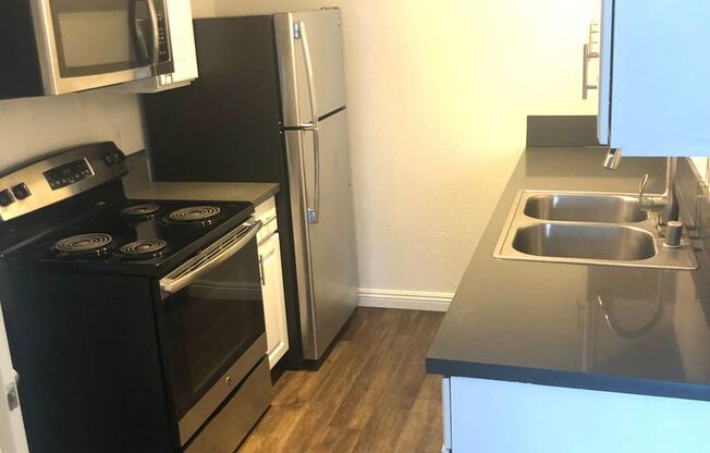 1 bed, 1 bath, 640 sqft, $1,995