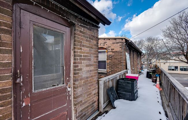1 bed, 1 bath, 700 sqft, $1,250, Unit 6
