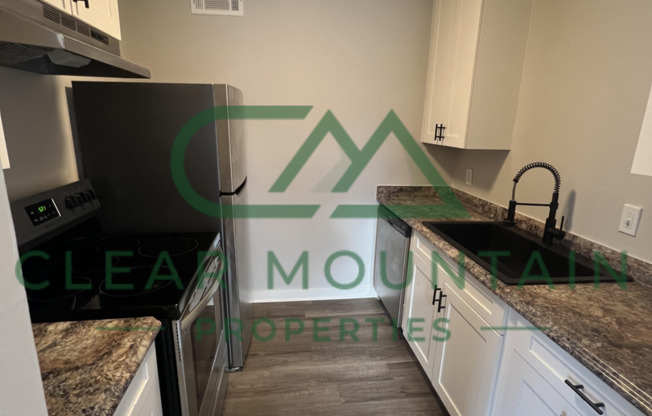 2 beds, 1 bath, 980 sqft, $1,250, Unit 34