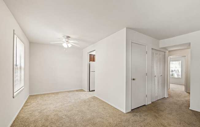 Dining area in a 2-bedroom, 1-bath apartment at Briarwood Apartments, Columbus, IN.