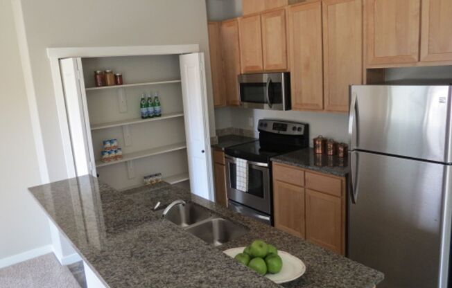 1 bed, 1 bath, 835 sqft, $1,570, Unit B201