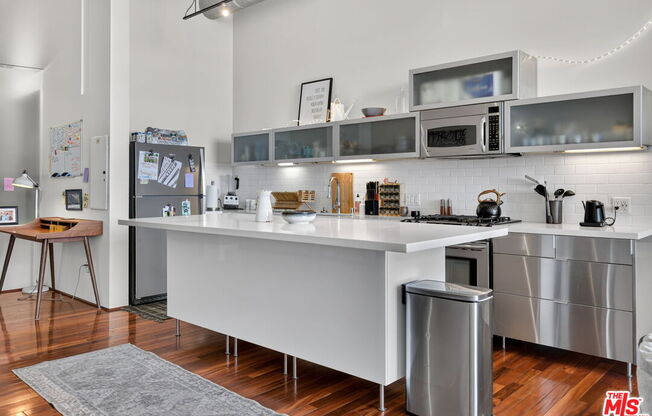 Studio, 1 bath, 1,147 sqft, $3,995, Unit 606