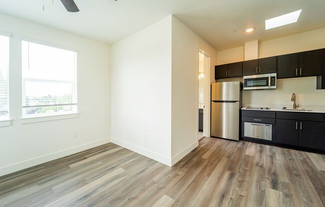 1 bed, 1 bath, 532 sqft, $1,599, Unit 420