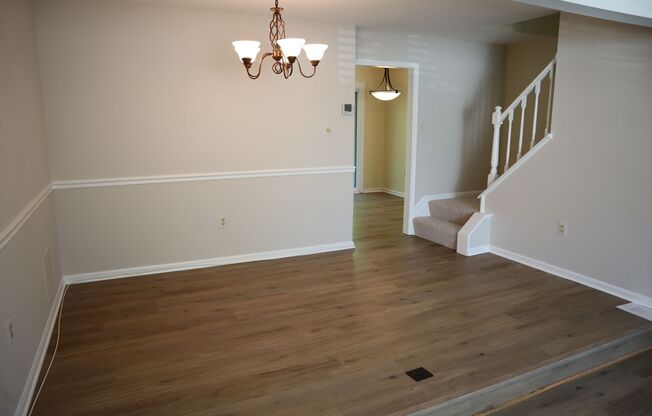 Quiet & Bright End-Unit Retreat in Desirable Silver Spring