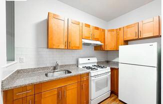 2 beds, 1 bath, $2,950, Unit 1B