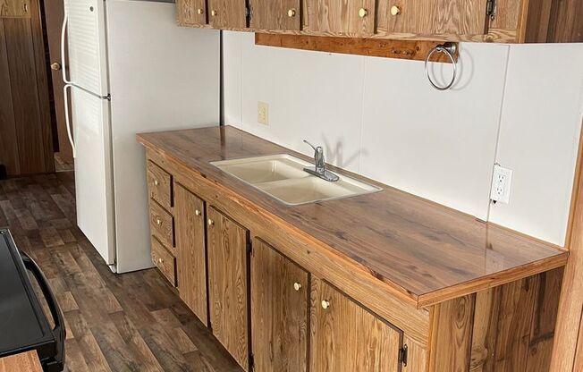 2 BED 1 BATH MOBILE HOME IN CANDOR $800 RENT $800 DEPOSIT