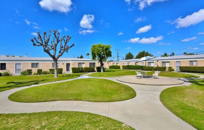 Townhome 2 bed 1.5 Bath in Anaheim