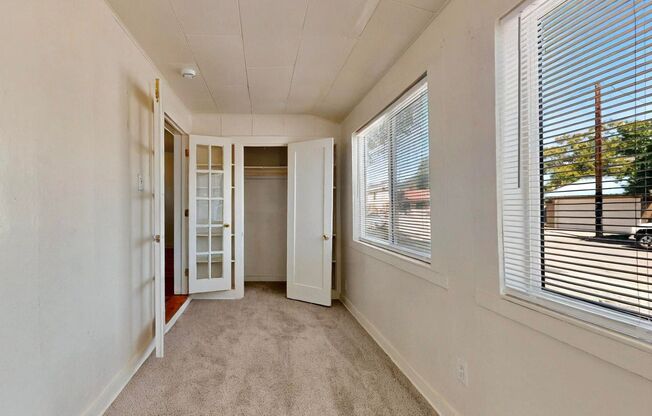 2 beds, 1 bath, 900 sqft, $1,400, Unit 823 11th Street NW