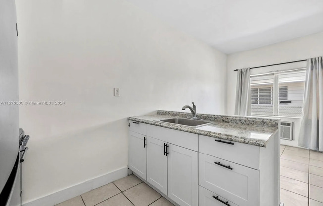 8135 Crespi Blvd