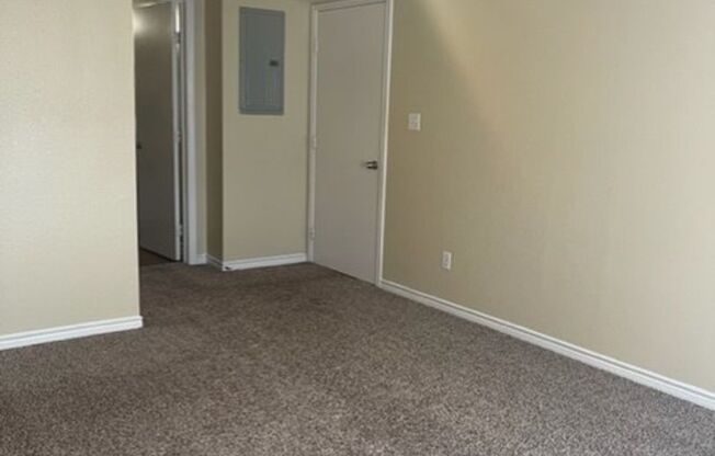 1 bed, 1 bath, 649 sqft, $799