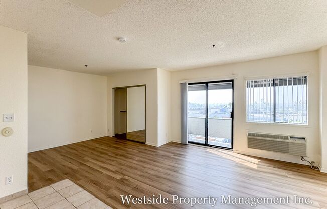 Studio, 1 bath, 350 sqft, $1,975, Unit 403