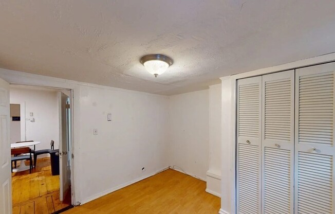 3 beds, 1 bath, $4,800, Unit 1