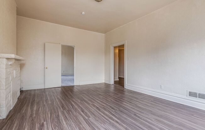 2 beds, 1 bath, $1,100, Unit Apt 2