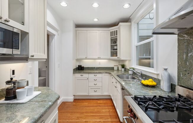 Charming & Updated  2 Bed, 1 Bath Russian Hill Condo - TV's and Speakers Included