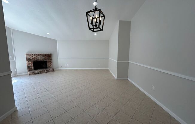 536 NAVARRE PL