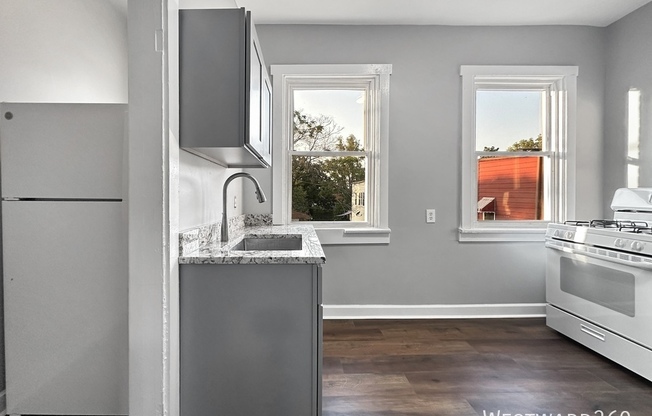 1840 W 65 ST