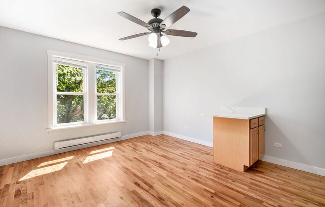 Studio, 1 bath, 250 sqft, $1,250, Unit 7450-44