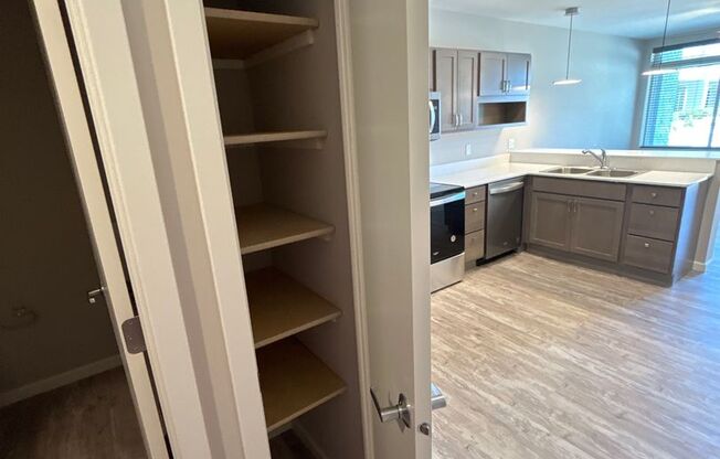 Studio, 1 bath, 500 sqft, $995, Unit 07