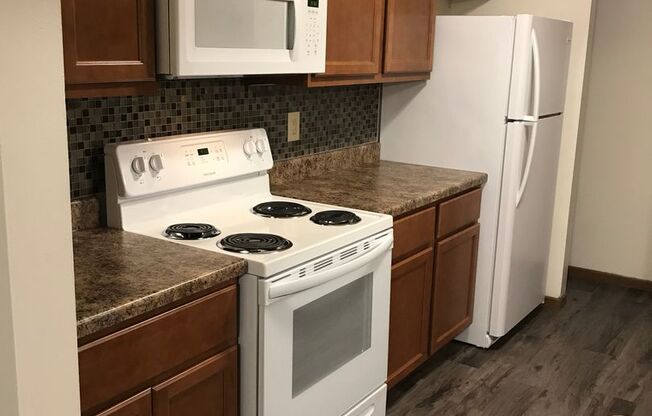 3 beds, 1 bath, 1,040 sqft, $1,695, Unit 3164-206