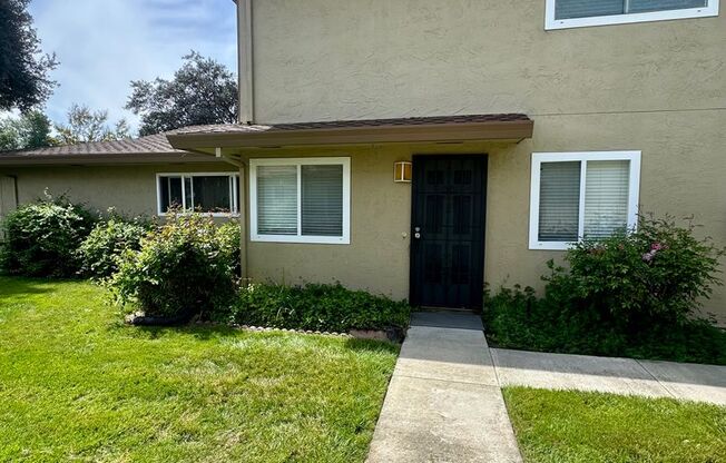 Gorgeous 2 Bedroom 1 Bath !