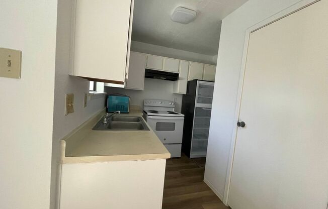 1 bed, 1 bath, 564 sqft, $995, Unit 144