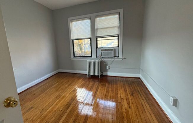 1 bed, 1 bath, $1,580, Unit 8