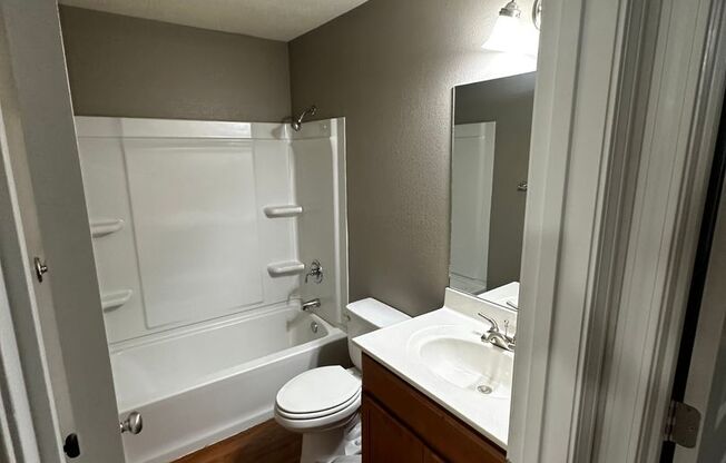 Live in Comfort at Evergreen Apartments in Knoxville!