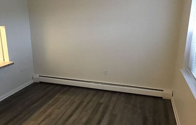 1 bed, 1 bath, 637 sqft, $1,215, Unit GL07002