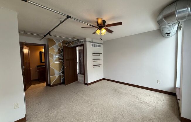 3 beds, 2 baths, $2,949, Unit #707