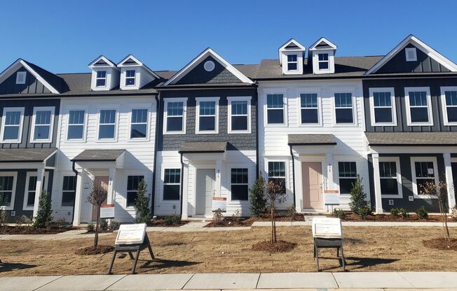 2BD/2BTH Townhome in York--Just 1 year old